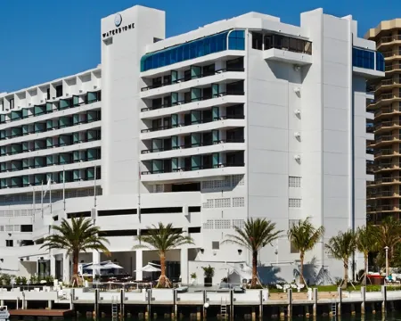 ウォーターストーン リゾート & マリーナ ボカラトン、キュリオ コレクション バイ ヒルトン ボカラトンのホテル