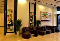 Lavande Hotel (Neijiang Wanda Plaza High Speed ​​Railway North Station) - Airport Shuttle