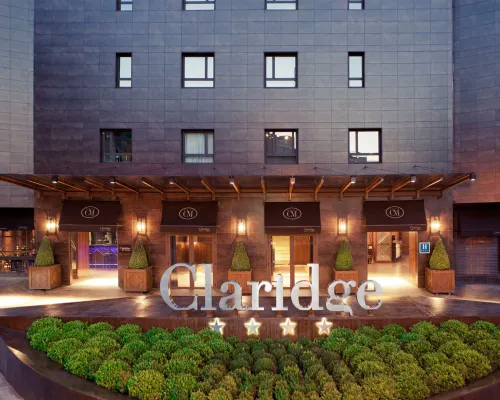 Claridge Madrid Hotels near Moratalaz