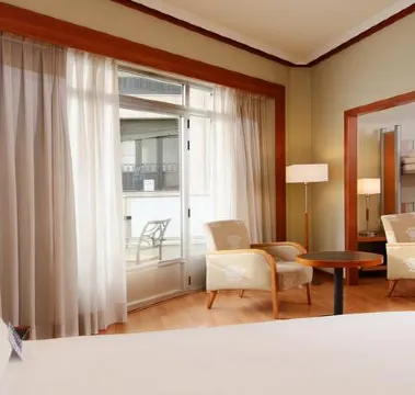 Hotel Madrid Plaza de España, Affiliated by Meliá Отели рядом с достопримечательностью «Небоскреб "Испания"»