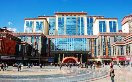 Celebrity Hotel Отели рядом с достопримечательностью «Changdu Station»