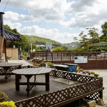 Ganghwado Jangbogoo Hanok Pension Отели рядом с достопримечательностью «Горная крепость Канхва»