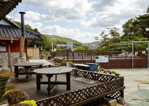 Ganghwado Jangbogoo Hanok Pension Отели рядом с достопримечательностью «Музей истории Канхва»