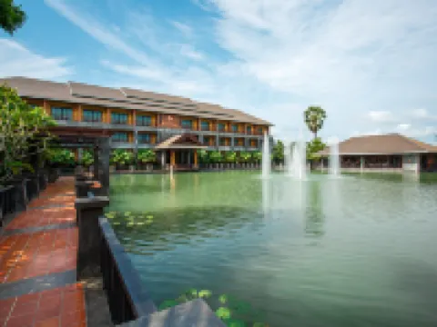 Hotel de l'Amour Hotels in Prakhon Chai