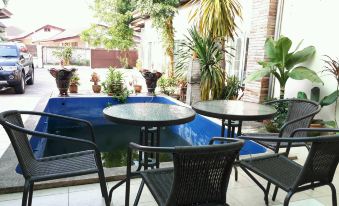 Maesai Holic Lodge