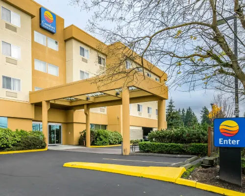 Comfort Inn & Suites Seattle North Hotels near Northgate