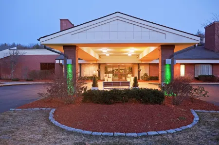 Boxboro Regency Отели рядом с достопримечательностью «The Mill Works»