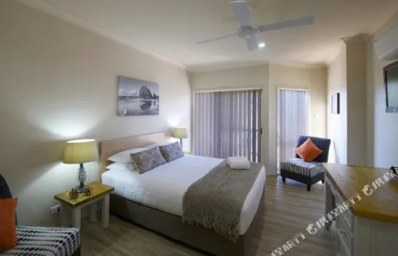 薩拉曼德灣沙灘天堂木屋