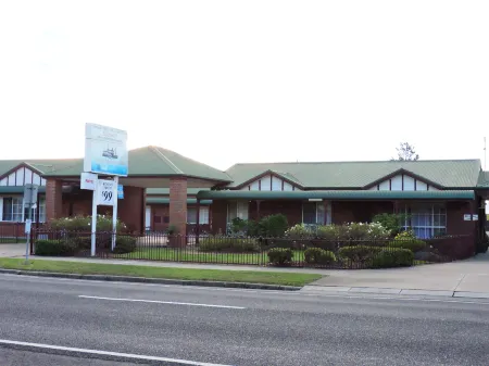 Bairnsdale Tanjil Motor Inn Отели рядом с достопримечательностью «St Mary's Catholic Church»