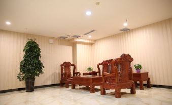 Yue Hotel (Baoding Mancheng Huiyou Shopping Mall)