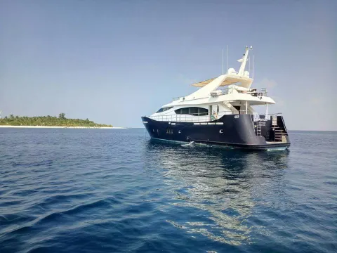 На яхте Sunkissed можно отправится в круиз по Мальдивам прямо из аэропорта