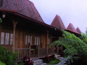 Puri Kayu Cottages