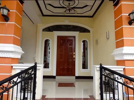 The Executive Villa Inn & Suites Отели рядом с достопримечательностью «Лонг Хуа Темпл»