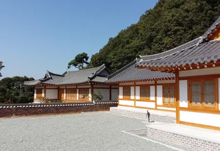 Yongin Hanok Pension Sujindang Отели рядом с достопримечательностью «Everland»