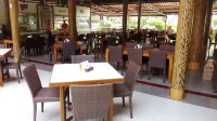 Febri's Hotel & Spa - breakfast