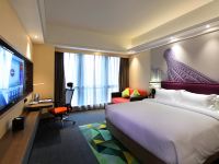 广州珠江新城希尔顿欢朋酒店 - 高级大床房