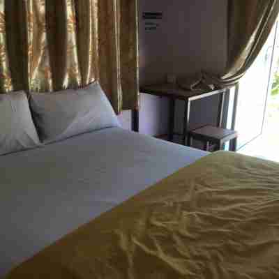 Baan Puk 24 Hours Hotel Rooms