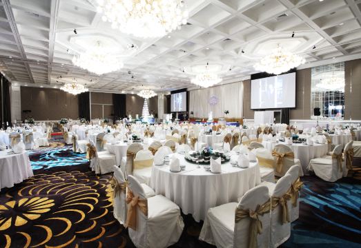 1. 센타라 그랜드 ..