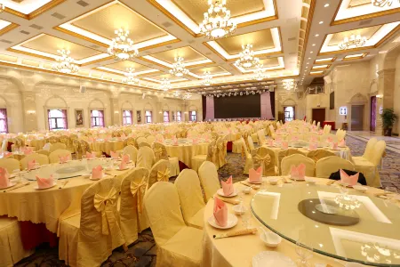 Longfeng Sports Theme Hotel Отели рядом с достопримечательностью «Former Residence of Peng Pai Martyrs»