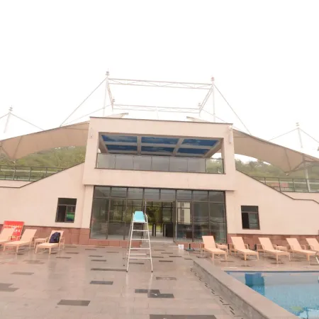 Dabie Mountain Shanxugu Host Spring Resort Hotel