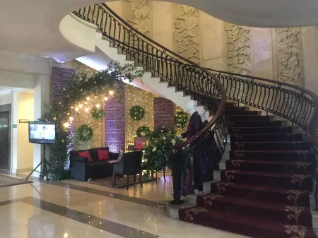 Arion Suites Hotel Отели рядом с достопримечательностью «Ereveld Pandu Dutch Cemetery»