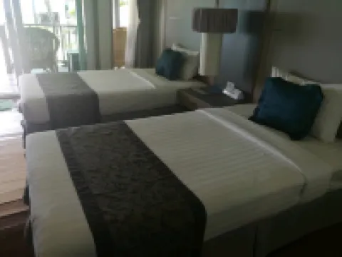 Nakara Long Beach Resort