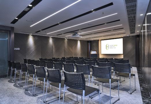 5. 호텔 이즈 추엔..