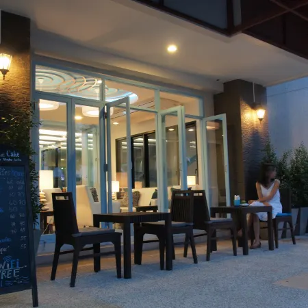 Apo Hotel
