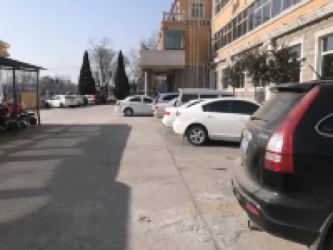 Weihui Jingshang Mingzhu Hotel