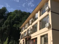 Mount Emei Feng Lin Yue Hotel Hotels near Qingyin Pavilion