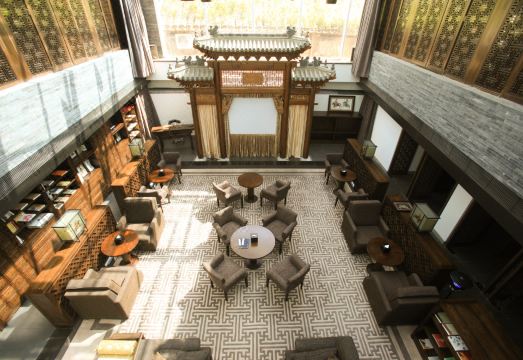 전통 예술 그림자 인형극 공연 장면