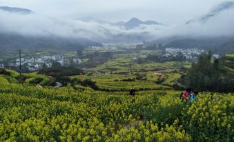 Jiangling Huafeng Inn