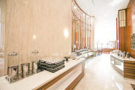 Redtop Hotel & Convention Center Отели рядом с достопримечательностью «Мечеть Истикляль»