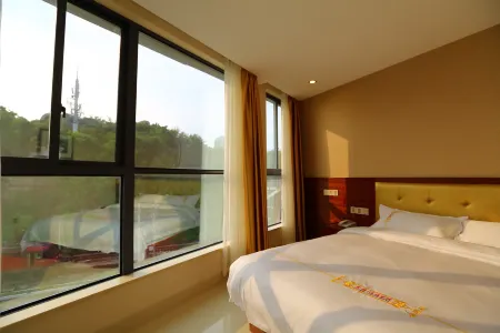 Lianjia Inn (Xiamen Railway Station South Square)