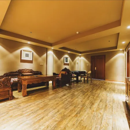 Boyu Zangcheng Linka Hotel