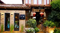 Tung lei small courtyard home Hotels in Qiubei