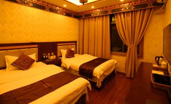 Q+ Balang Mountain Holiday Hotel