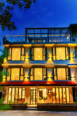 Huajianyi Boutique Hostel Hotels in Floral Water Bay Hot Spring Resort