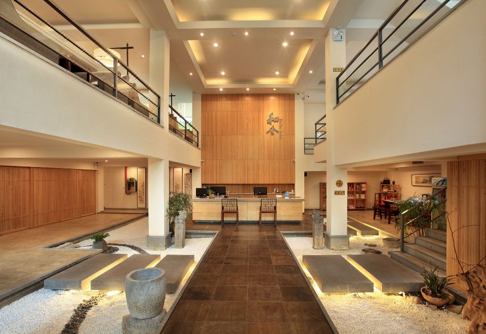 Heshe Lakeside Resort 이미지