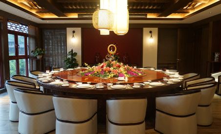 Overseas Chinese Town Phoenix Hakka Hotel (Gankeng Ancient Town Shop) - Housity