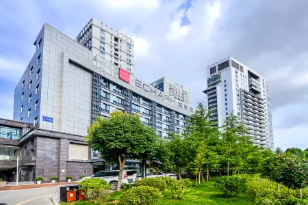 Echarm Hotel (Guiyang Municipal Government Lincheng West Road Metro Station)