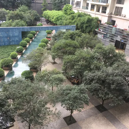 Chengdu Yifujia Homestay (Taikoo Li Chunxi Road) Отели рядом с достопримечательностью «Цзиньцзян»
