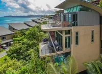 Yacht Club Villas Hotels near Hamilton Island