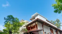 Sunny V Hotel Hotels in Charoenmueng