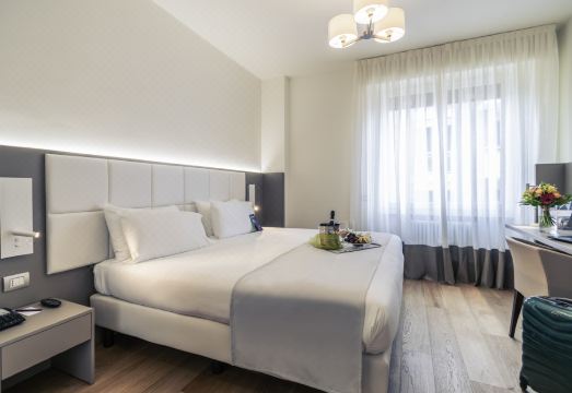 밀라노 호텔 조식 공간