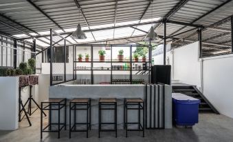 Baan Phuen Hostel and Rooftop Bar