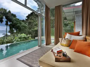 Ambong Pool Villas