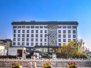 Ji Hotel (Suzhou Guanqian Street Leqiao Metro Station)