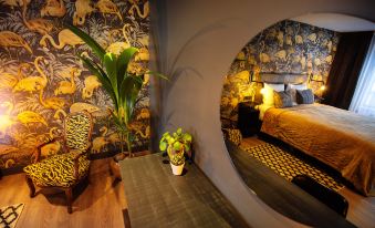 2. Boutique..
