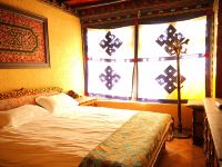 拉萨紫青稞藏式精品客栈 - 藏式豪华大床房